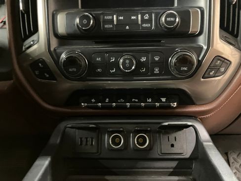 Used 2015 Chevrolet Silverado 2500 High Country w/ Duramax Plus Package image 16