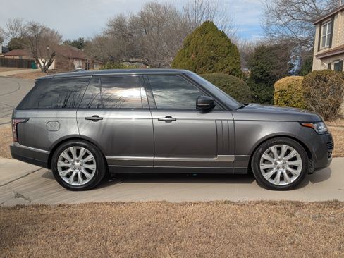 Used 2017 Land Rover Range Rover Supercharged image 8