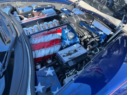 Used 2007 Chevrolet Corvette Coupe w/ Performance Package image 10