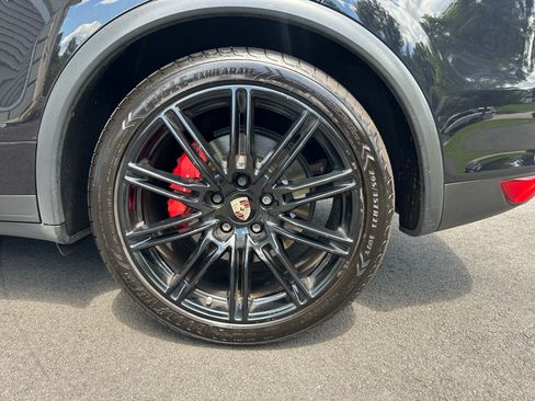 Used 2013 Porsche Cayenne Turbo AWD/4WD image 15