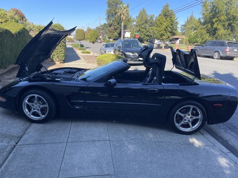 Used 2003 Chevrolet Corvette Convertible 2D w/ Preferred Equipment Group1 image 1