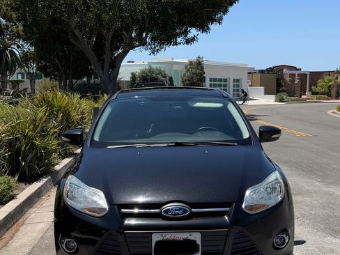 Used 2014 Ford Focus SE w/ Equipment Group 201A FWD image 4