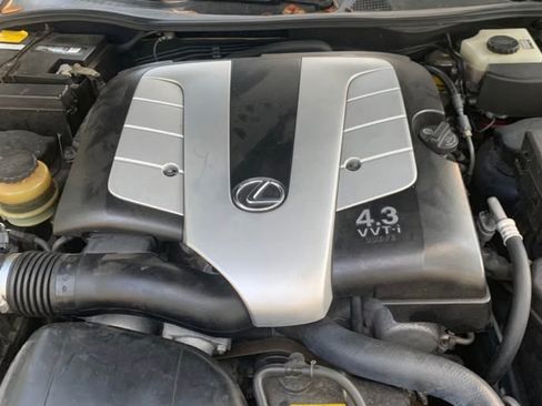 Used 2003 Lexus SC 430 Convertible image 8