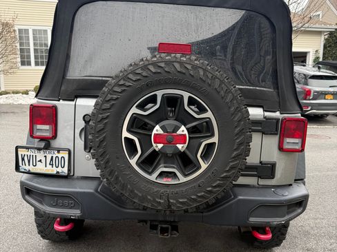 Used 2016 Jeep Wrangler Unlimited Rubicon image 1