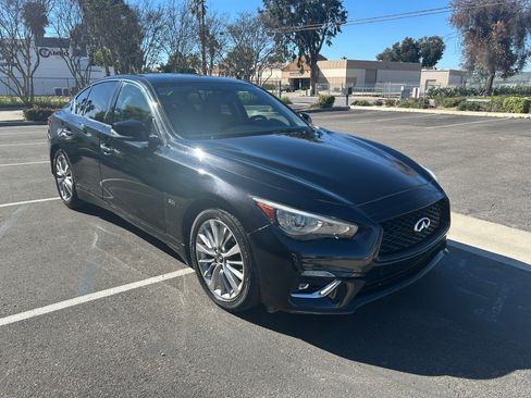 Used 2018 INFINITI Q50 Luxe w/ Essential Package (3.0T Luxe) image 5