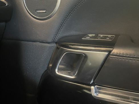 Used 2016 Land Rover Range Rover HSE image 25