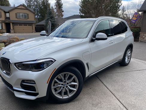 Used 2021 BMW X5 xDrive45e w/ Executive Package 2 image 2