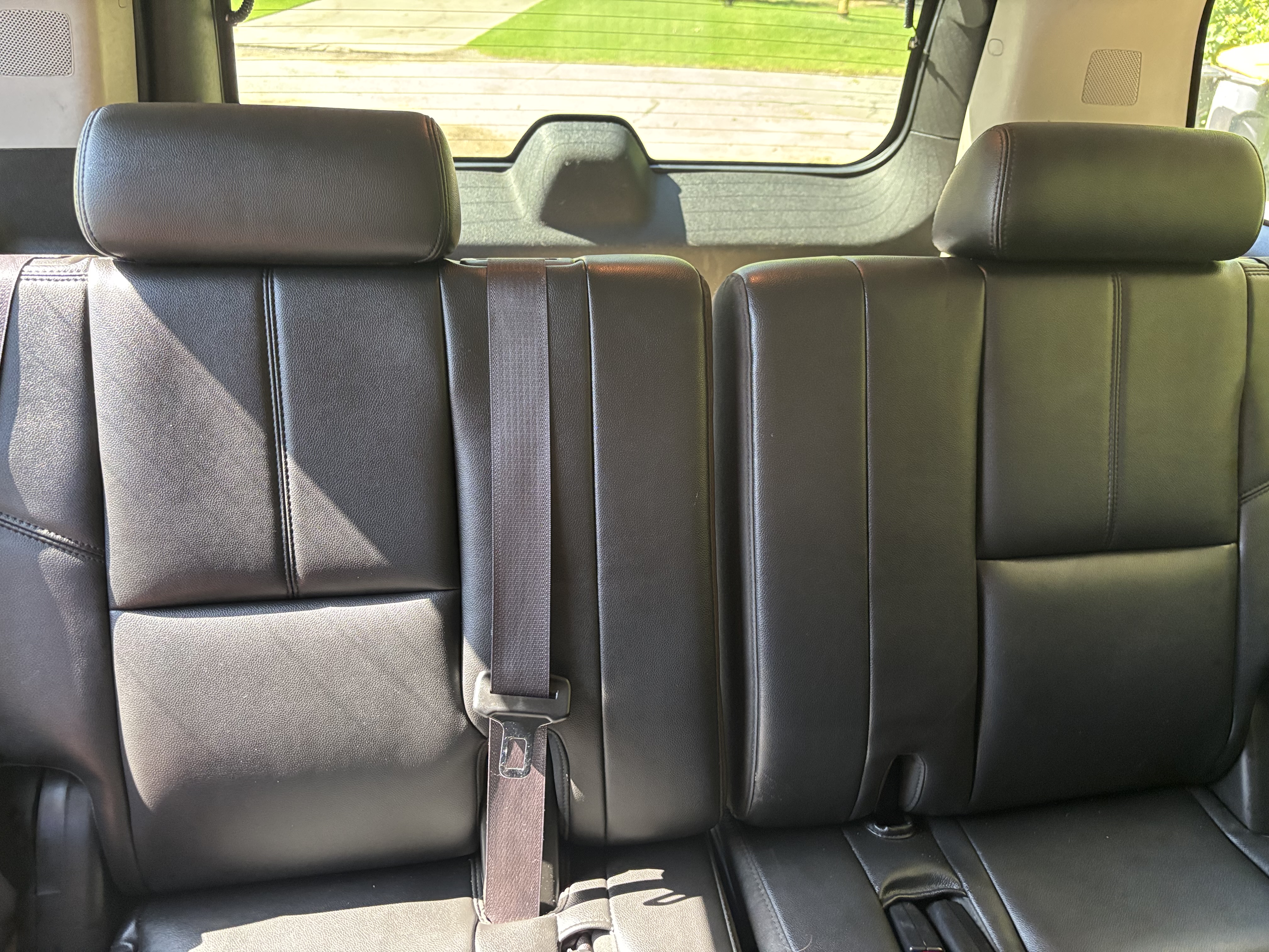 Used 2013 GMC Yukon XL SLT w/ SLT-2 Equipment Package AWD/4WD image 11