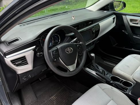 Used 2015 Toyota Corolla LE FWD image 8