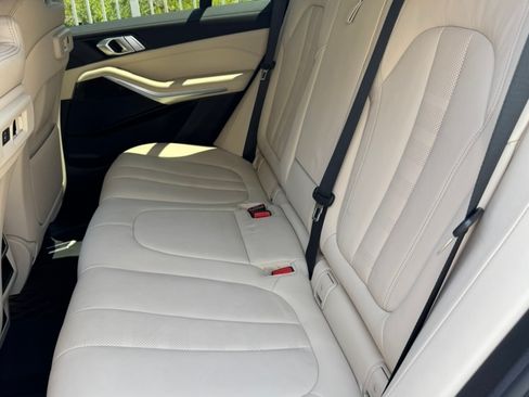 Used 2021 BMW X5 sDrive40i w/ M Sport Package image 8