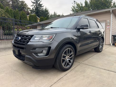 Used 2017 Ford Explorer Sport w/ Equipment Group 401A image 5