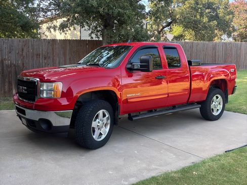 Used 2012 GMC Sierra 2500 SLE w/ Suspension Package, Off-Road AWD/4WD image 1