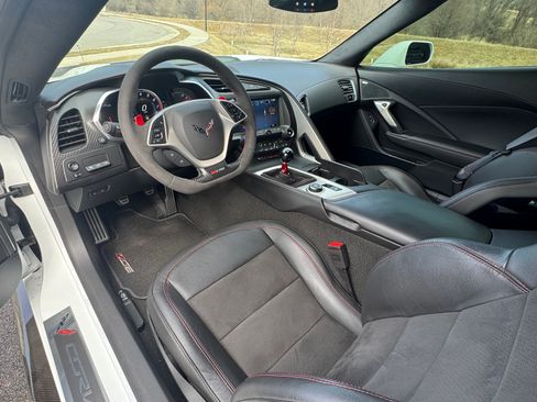 Used 2017 Chevrolet Corvette Z06 image 10