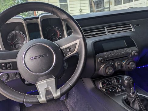 Used 2010 Chevrolet Camaro SS w/ LPO, Ground Effects Package RWD image 20
