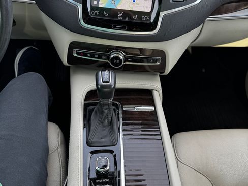 Used 2019 Volvo XC90 T6 Momentum w/ Advanced Package image 25