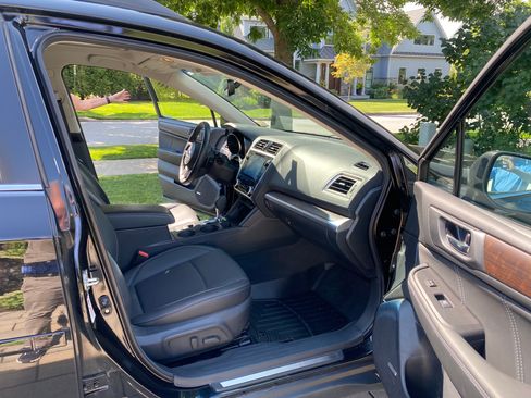 Used 2019 Subaru Outback 3.6R Limited AWD/4WD image 8