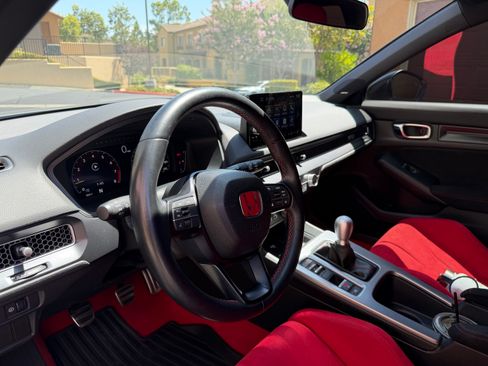 Used 2023 Honda Civic Type R image 11