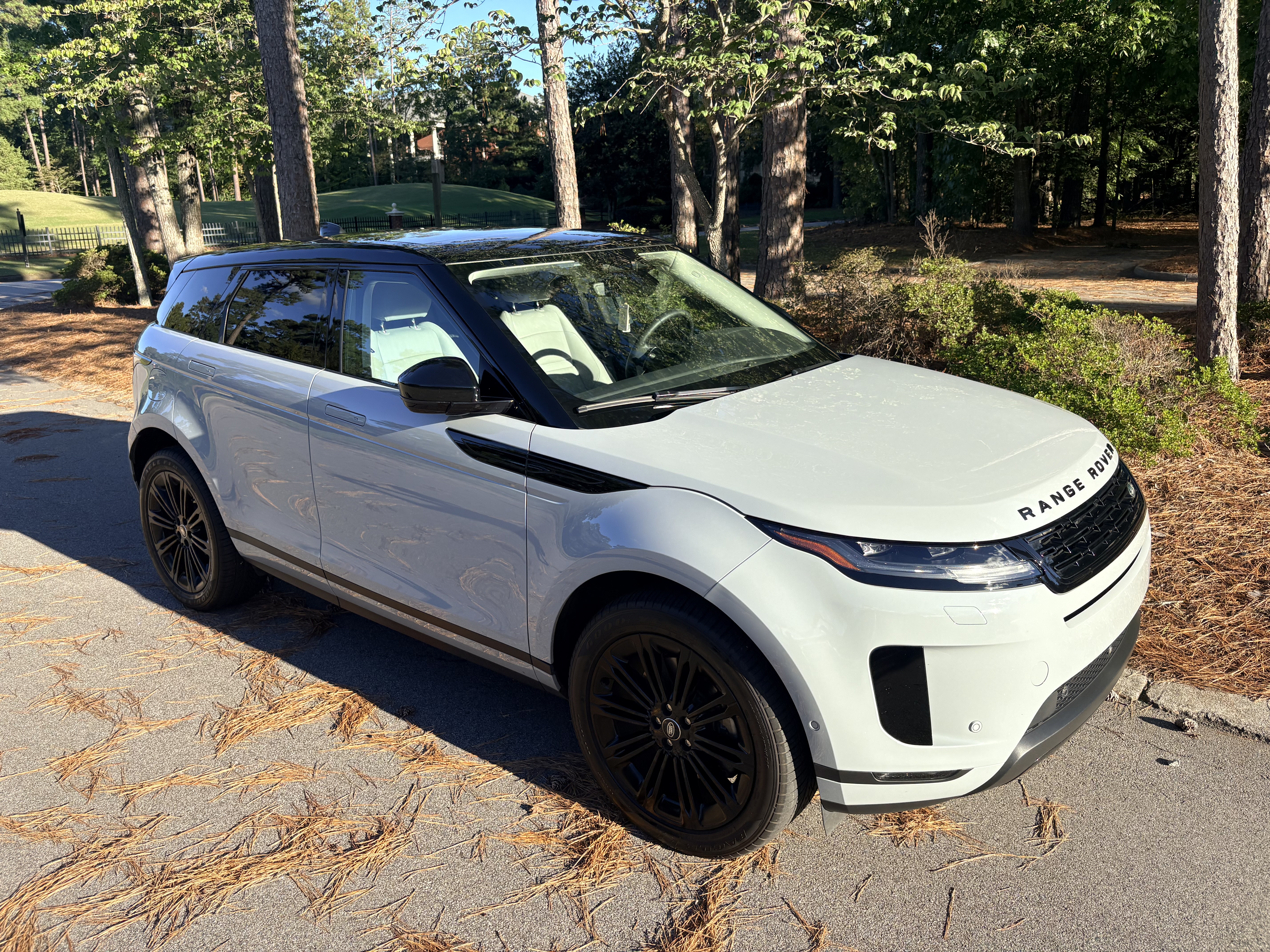 Used 2025 Land Rover Range Rover Evoque S AWD/4WD image 1