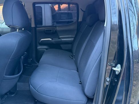 Used 2018 Toyota Tacoma SR5 image 9