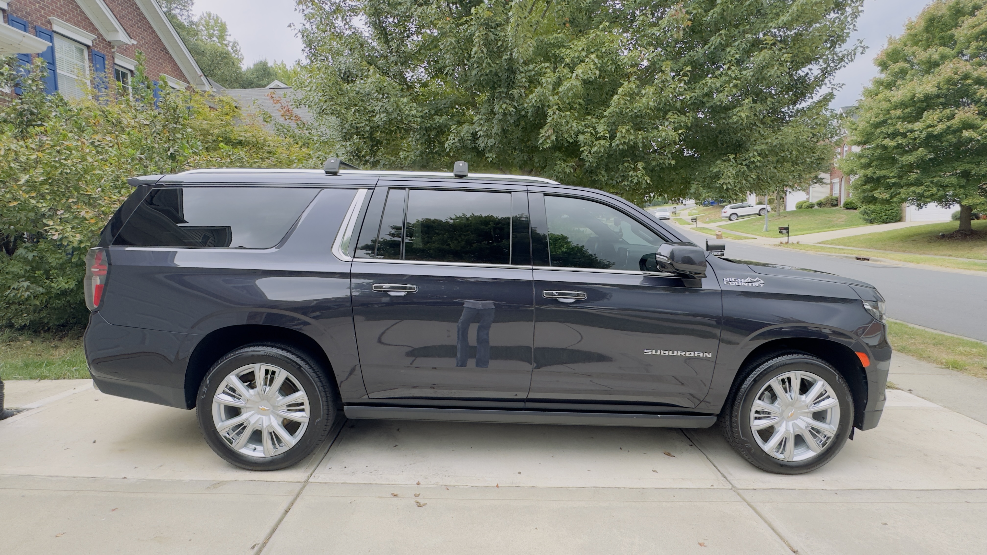 Used 2022 Chevrolet Suburban High Country AWD/4WD image 15