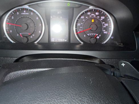 Used 2016 Toyota Camry SE FWD image 10