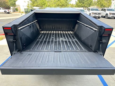 Used 2024 Tesla Cybertruck AWD Crew Cab image 20