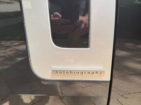 Used 2023 Land Rover Range Rover Autobiography AWD/4WD image 4