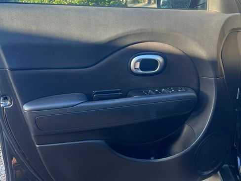 Used 2015 Kia Soul image 18