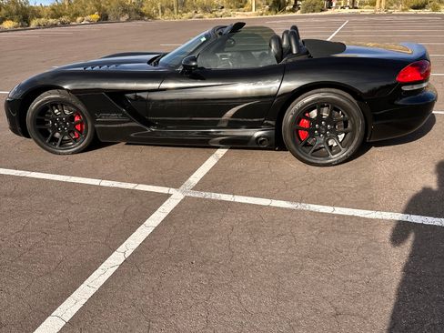 Used 2004 Dodge Viper SRT-10 image 10
