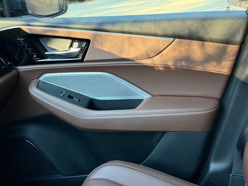 Used 2024 Acura MDX SH-AWD w/ Technology Package image 9