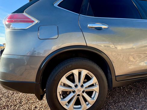 Used 2015 Nissan Rogue SV w/ SV Premium Package image 6