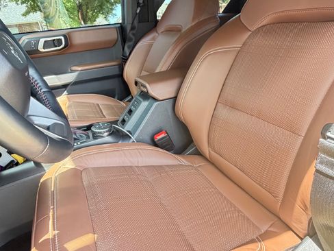 Used 2023 Ford Bronco Heritage Edition AWD/4WD image 6
