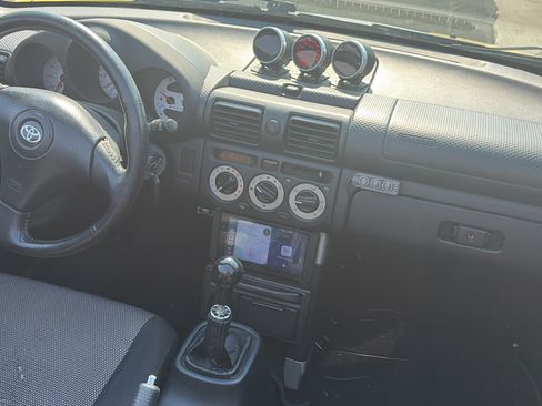 Used 2001 Toyota MR2 RWD image 6