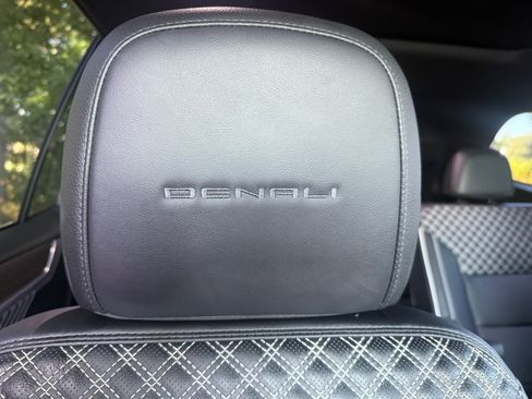 Used 2025 GMC Acadia Denali w/ Super Cruise Package AWD/4WD image 12