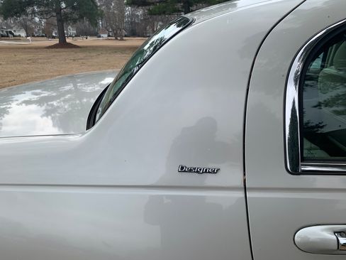 Used 2007 Lincoln Town Car Designer Series image 12