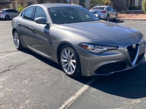 Used 2019 Alfa Romeo Giulia RWD image 6