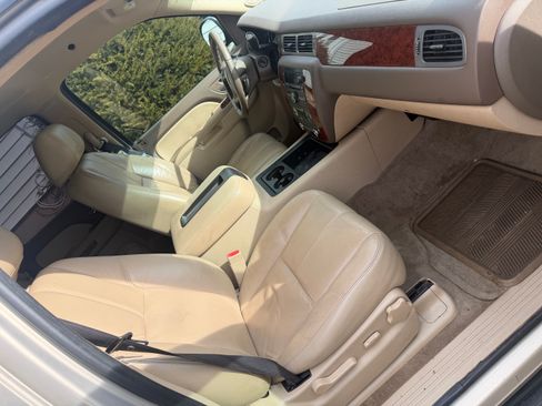 Used 2011 Chevrolet Tahoe LT image 11