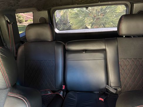 Used 2003 HUMMER H2 Luxury w/ Preferred Equipment Group image 26