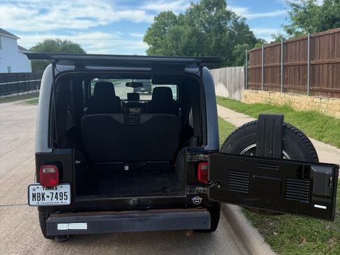 Used 2005 Jeep Wrangler Unlimited image 15