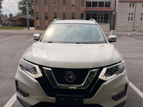 Used 2019 Nissan Rogue SV w/ Sun & Sound Touring Package AWD/4WD image 2