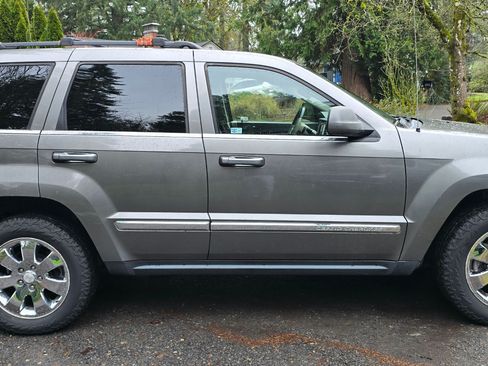 Used 2008 Jeep Grand Cherokee Limited w/ Trailer Tow Group IV image 2