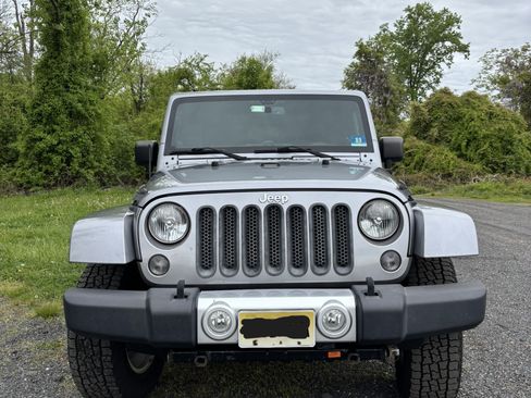 Used 2014 Jeep Wrangler Sahara w/ Connectivity Group AWD/4WD image 2