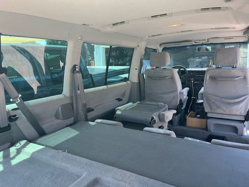 Used 2001 Volkswagen Eurovan FWD image 9