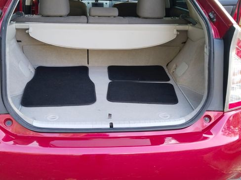 Used 2015 Toyota Prius Two image 12