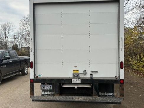 Used 2024 Ford E-450 and Econoline 450 Super Duty w/ Power Windows & Locks Group image 4