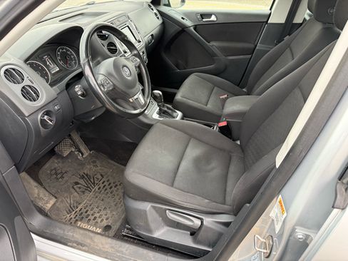 Used 2017 Volkswagen Tiguan Limited w/ Premium Package image 19