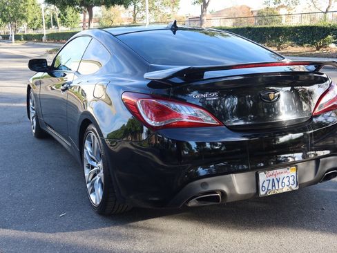Used 2013 Hyundai Genesis 3.8 image 16