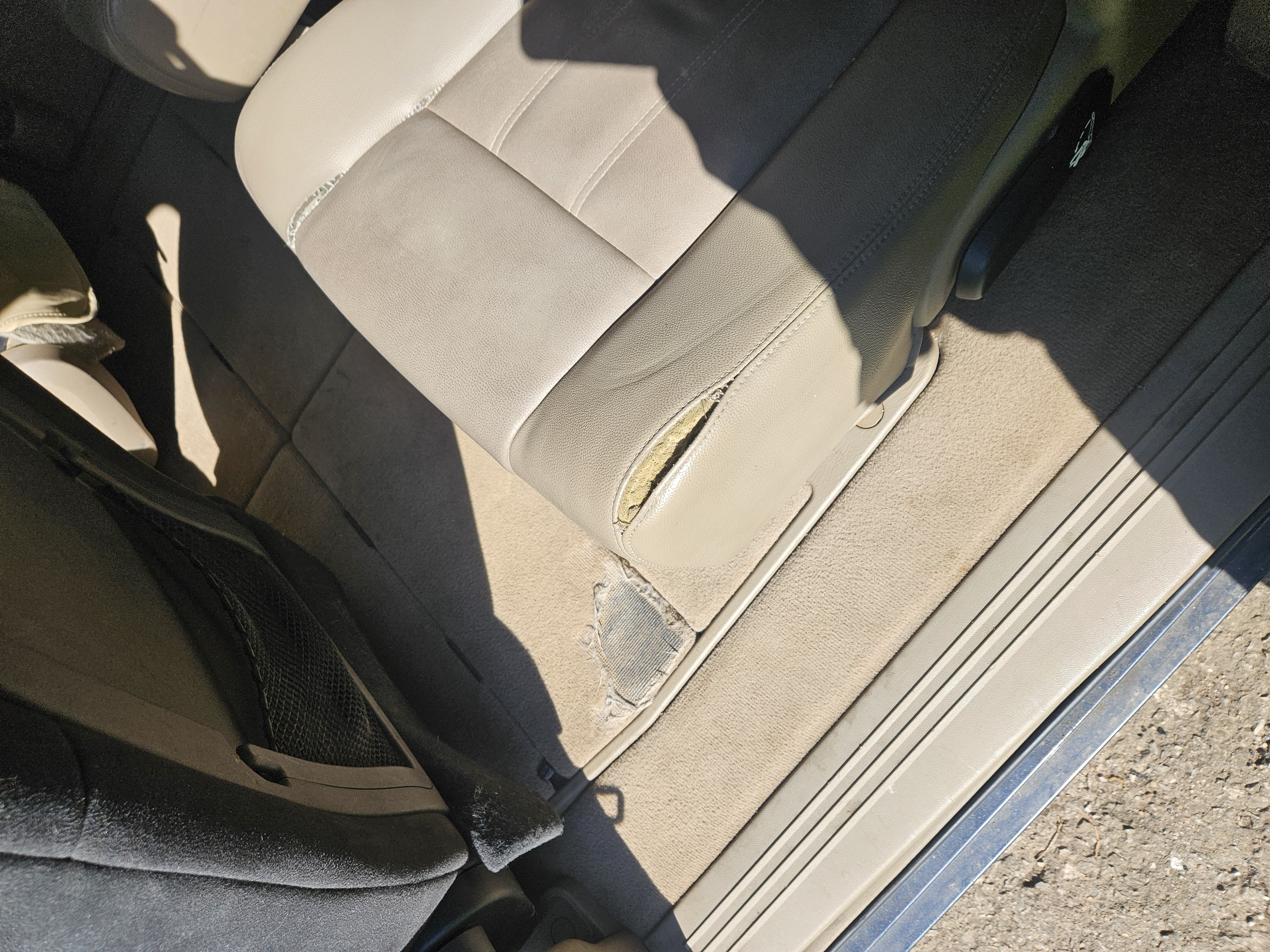 Used 2014 Chrysler Town & Country Touring FWD image 13