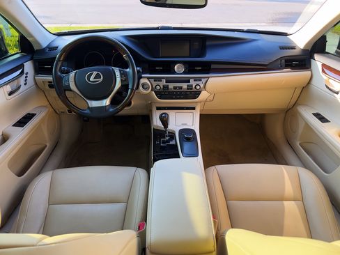 Used 2013 Lexus ES 350 w/ Premium Pkg FWD image 24
