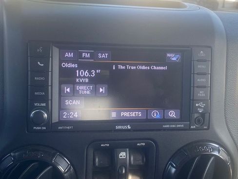 Used 2018 Jeep Wrangler Unlimited Rubicon image 14